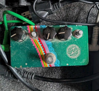 ZVex Fuzz Factory Photo of hand-painted Zvex Fuzz Factory